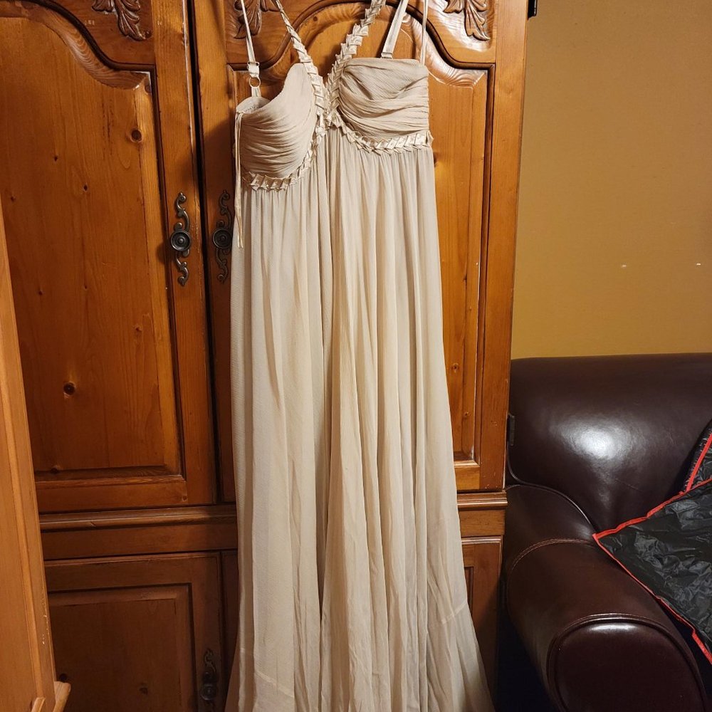 BCBG COLLECTION GOWN
